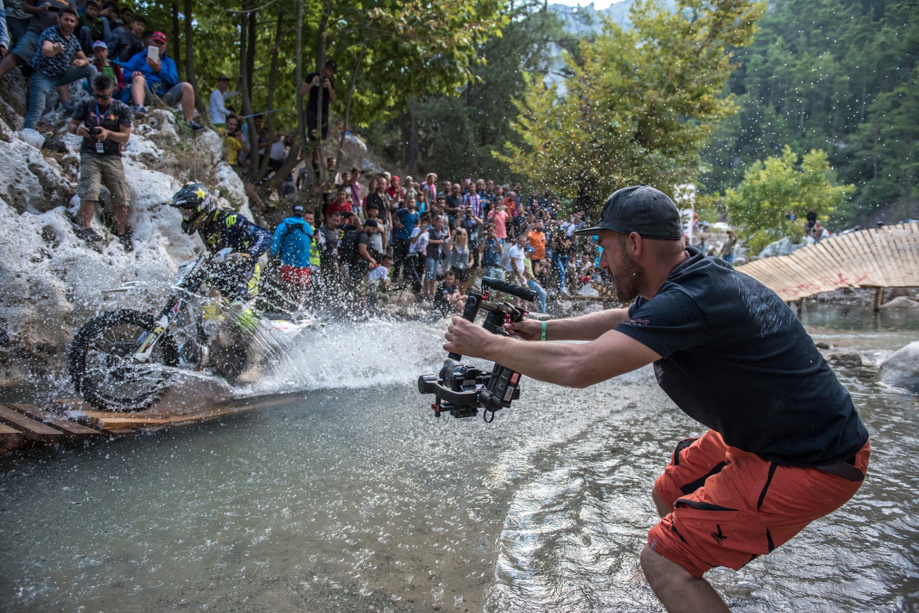 Behind the Scenes — Red Bull Sea to Sky · 2011. Bildmaterial am Set.